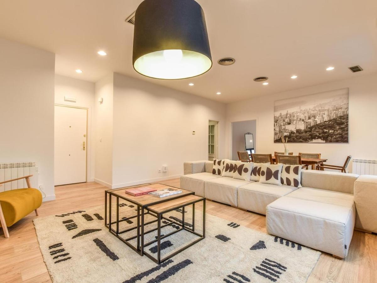 Apartament Apartamento En Plaza De Canalejas Madryt Zewnętrze zdjęcie